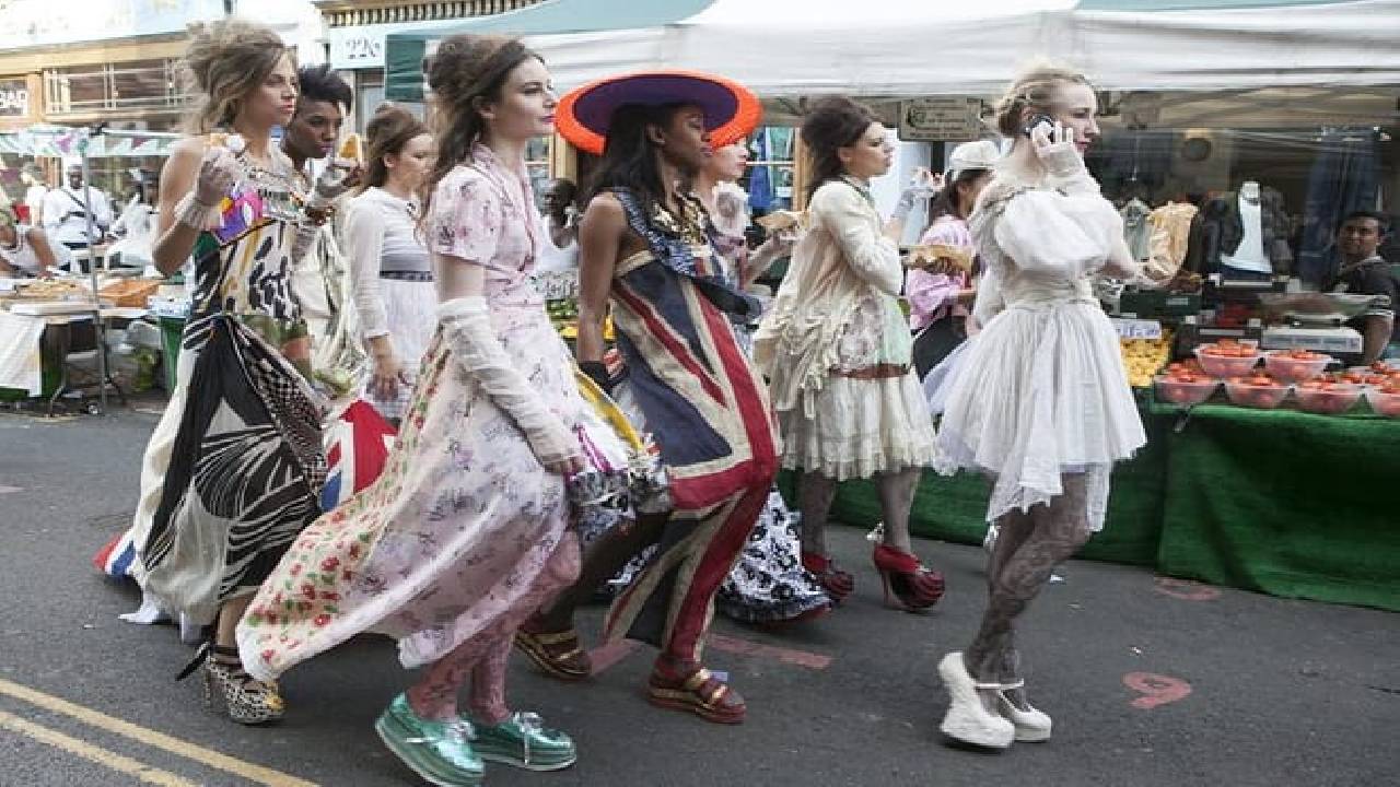 London Unexpected Private Tour - Markets, Street Art & Camden Town