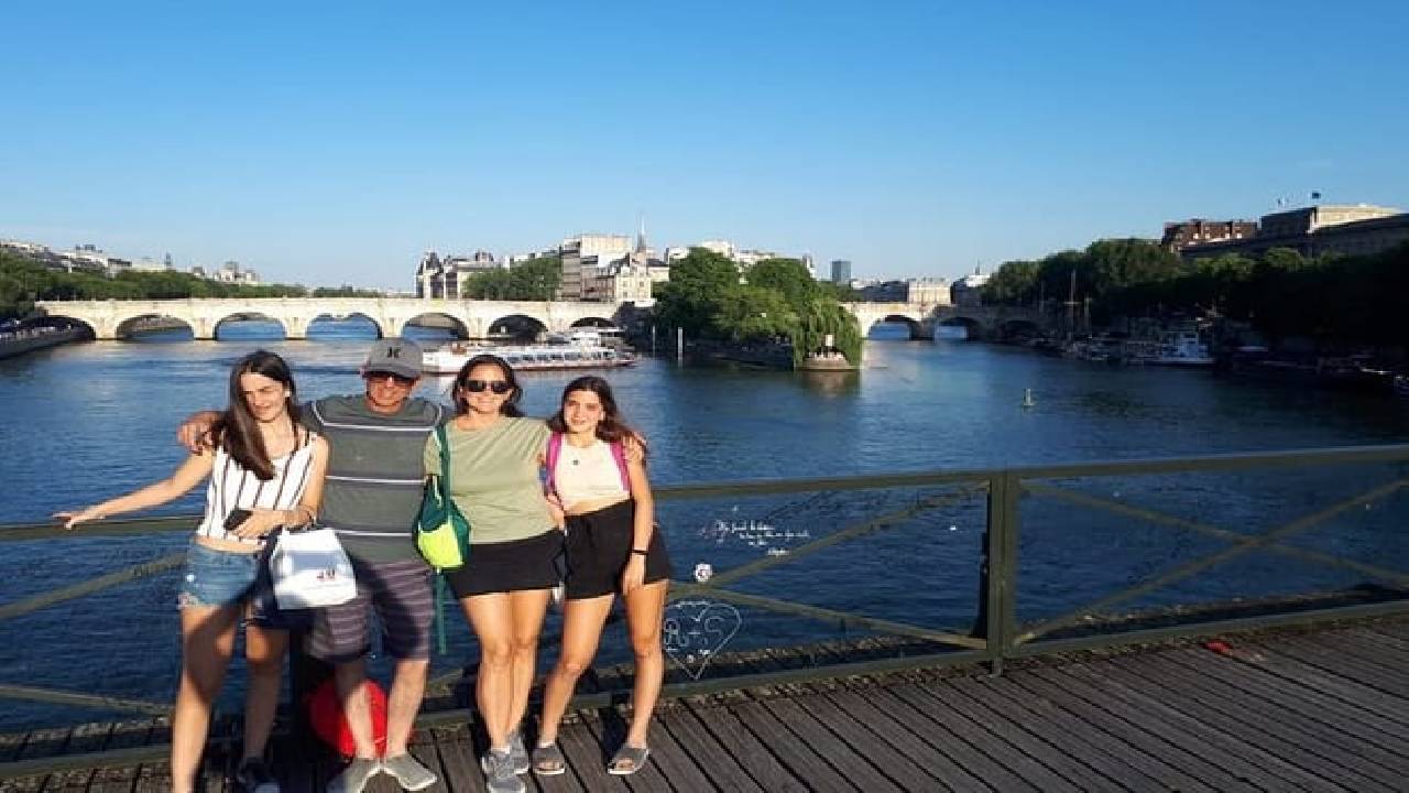 Paris Private Family Tour - Highlights & the Best Museum for Kids