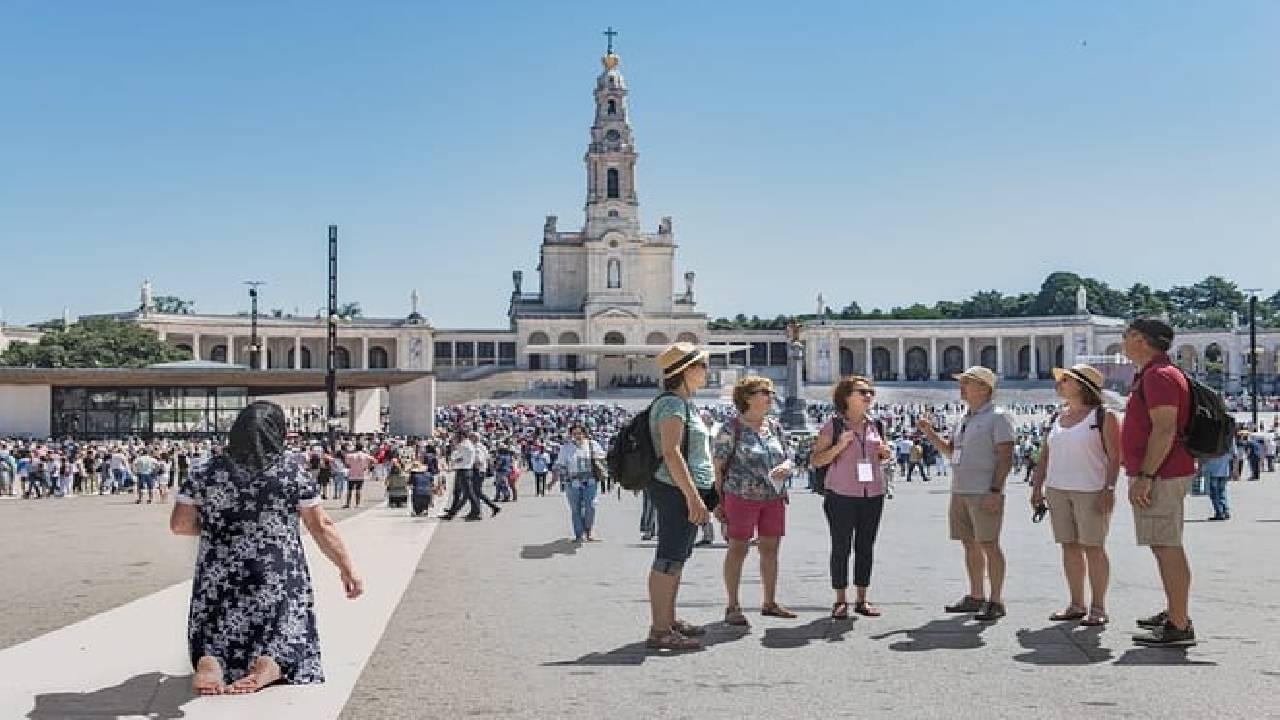 Fatima and Coimbra Religious Tour: Private Day Trip from Lisbon