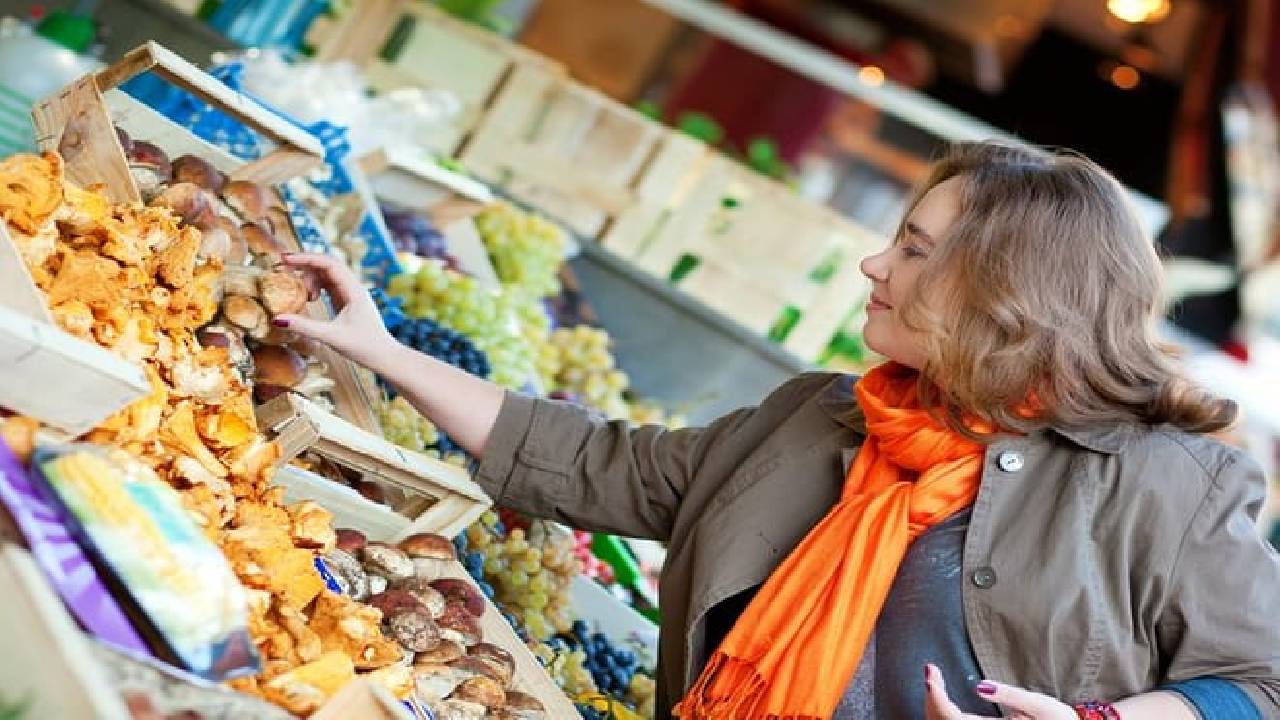 Paris Le Marais: Private French Food & Wine Walking Tour