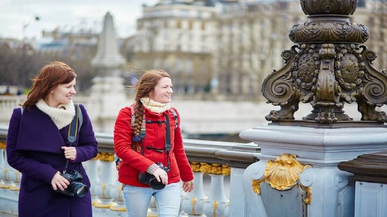 Paris Private Full Day Tour: Montmartre, Sights & Eiffel Tower