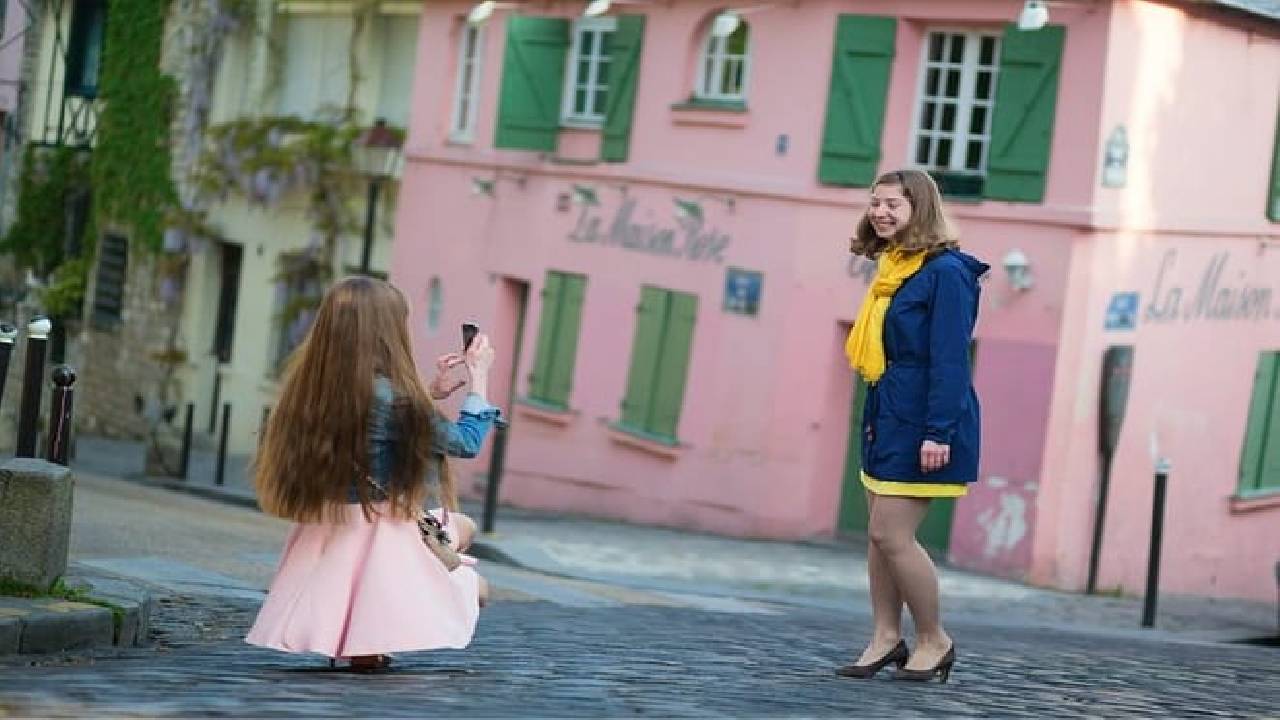 Paris Private Full Day Tour: Montmartre, Sights & Eiffel Tower