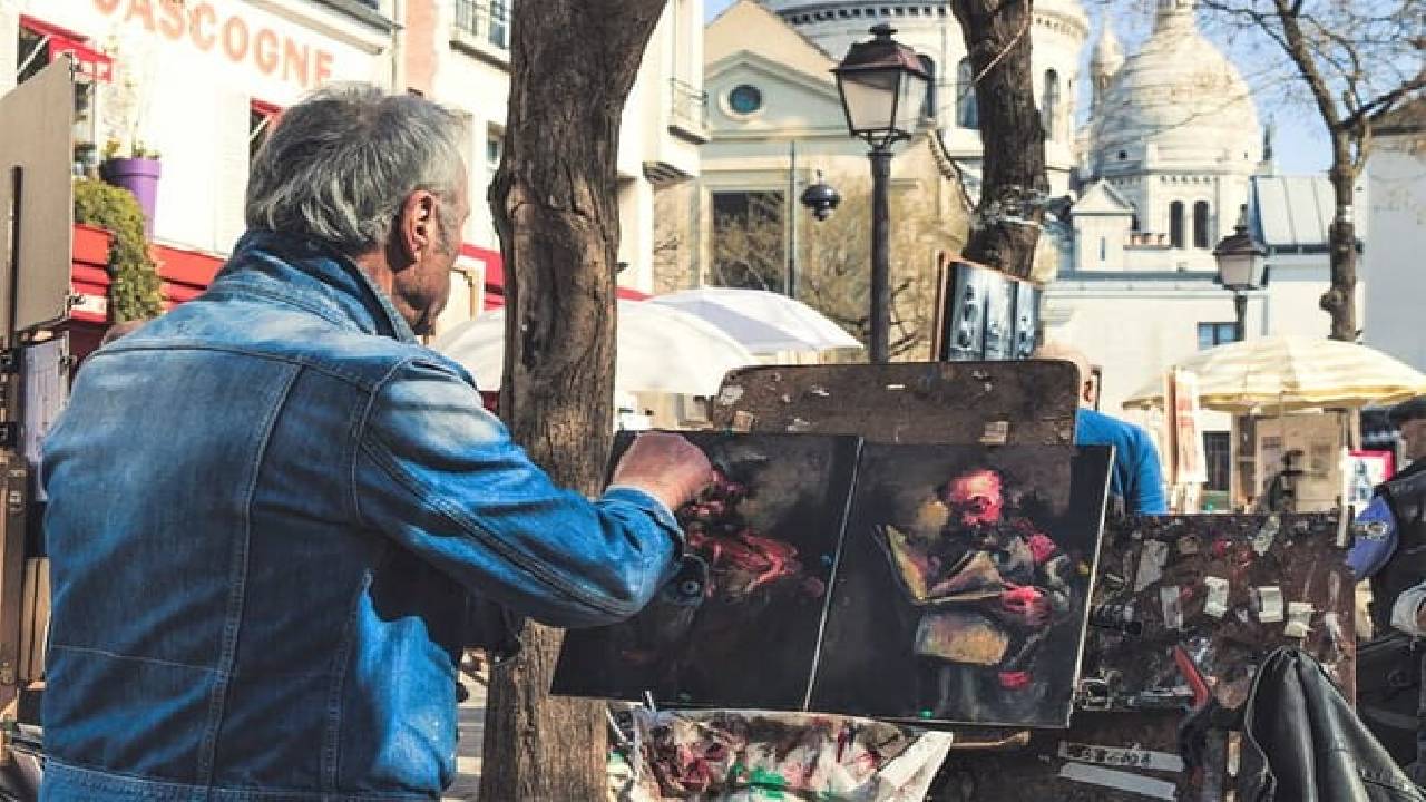 Paris Private Full Day Tour: Montmartre, Sights & Eiffel Tower