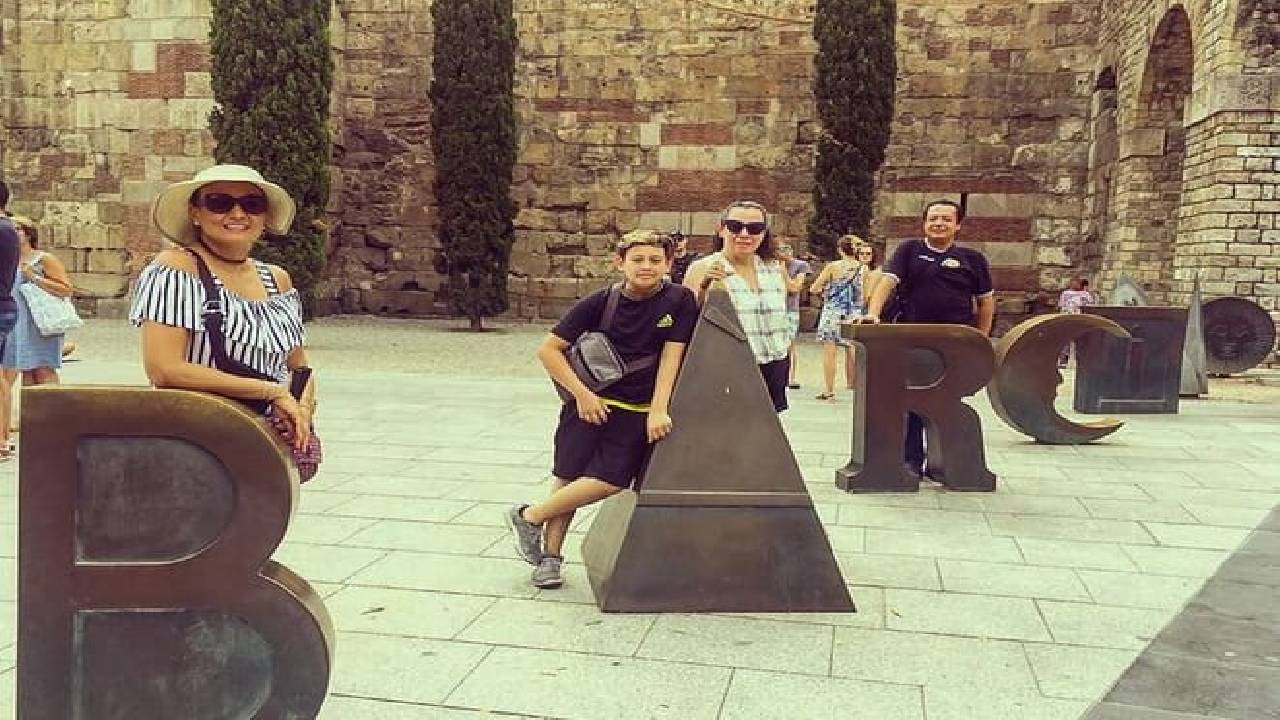 Private Religious Tour: Sagrada Familia, Romans & Jewish Quarter