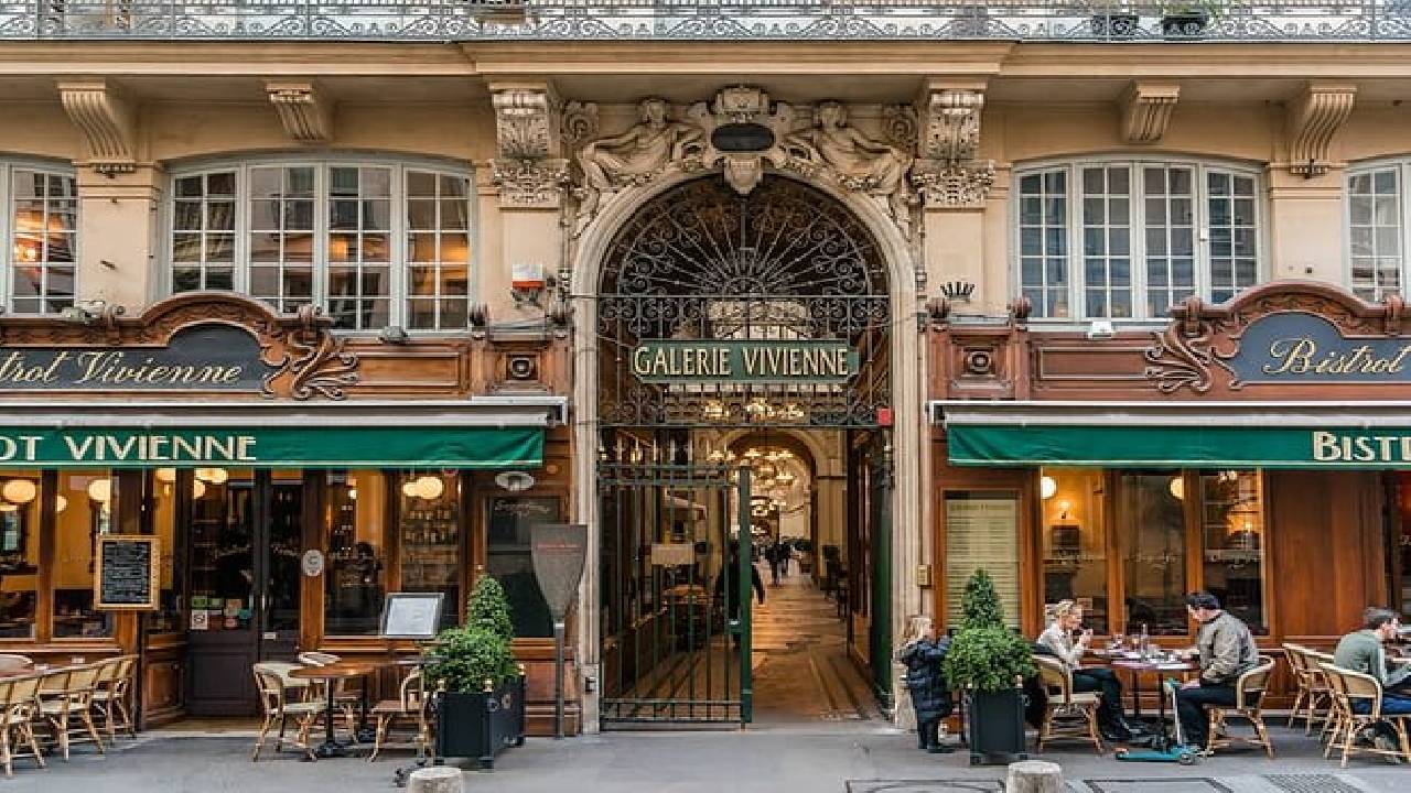 The Best of Hidden Paris - Undiscovered Quarters & Secret Gems