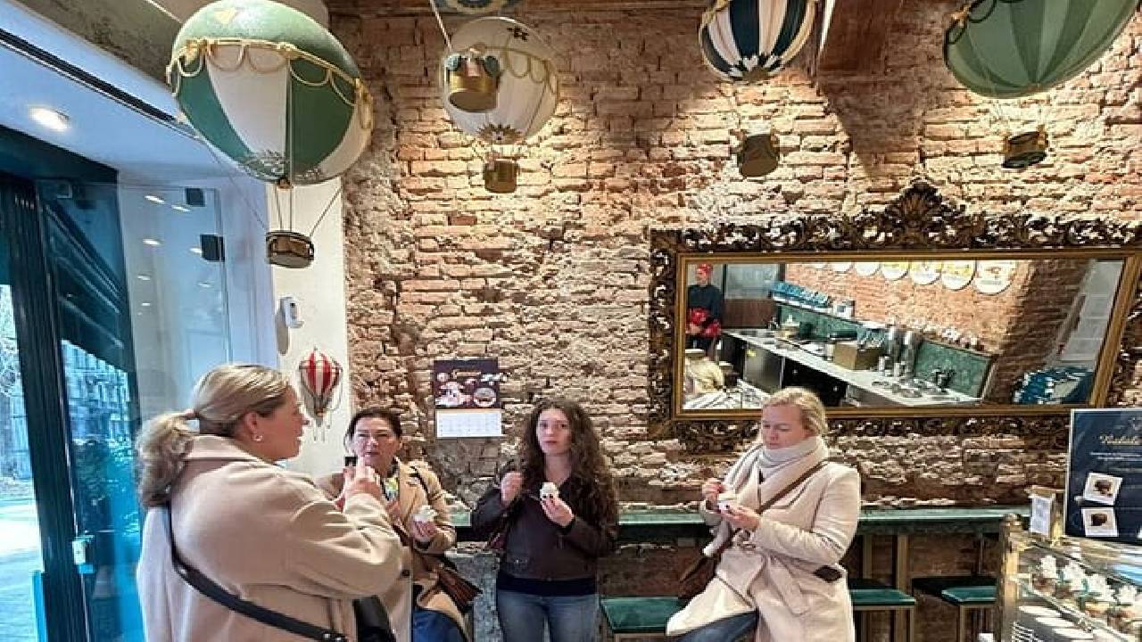 Milan Gourmet Food and Drinks Private Tour with Highlights