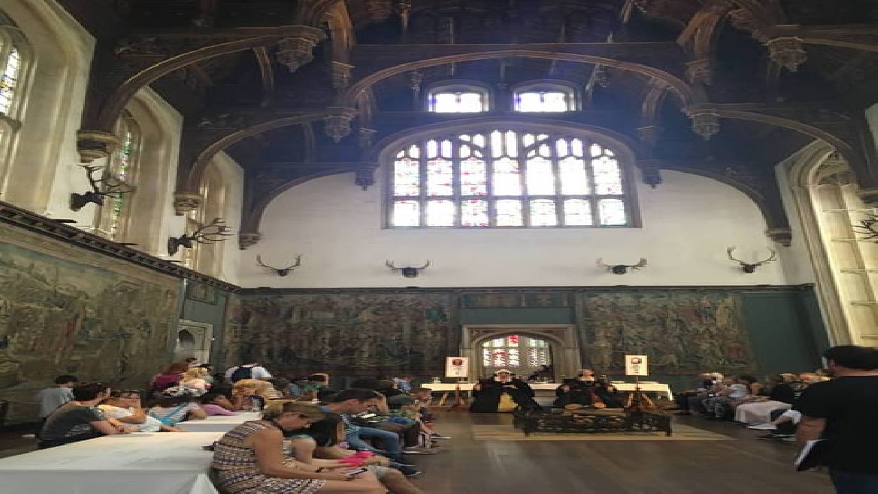 Hampton Court Palace Half-Day Trip from London Including Entry Tickets