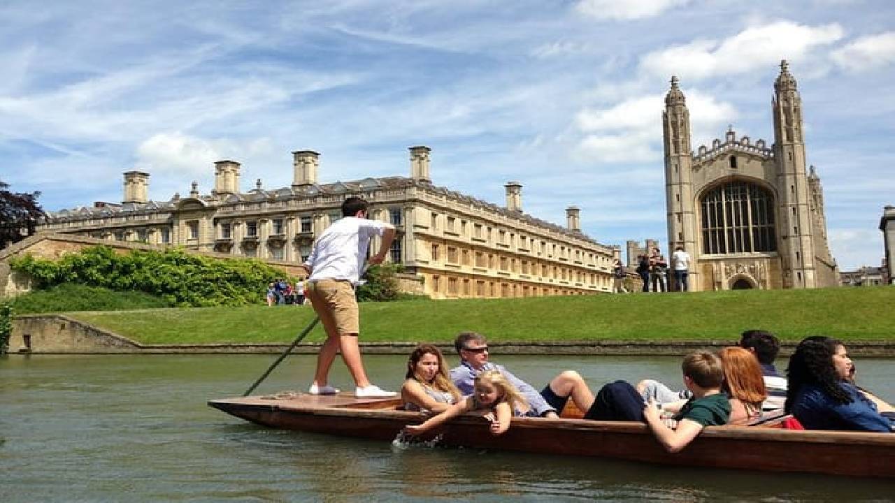 Oxford and Cambridge Guided Day Tour from London
