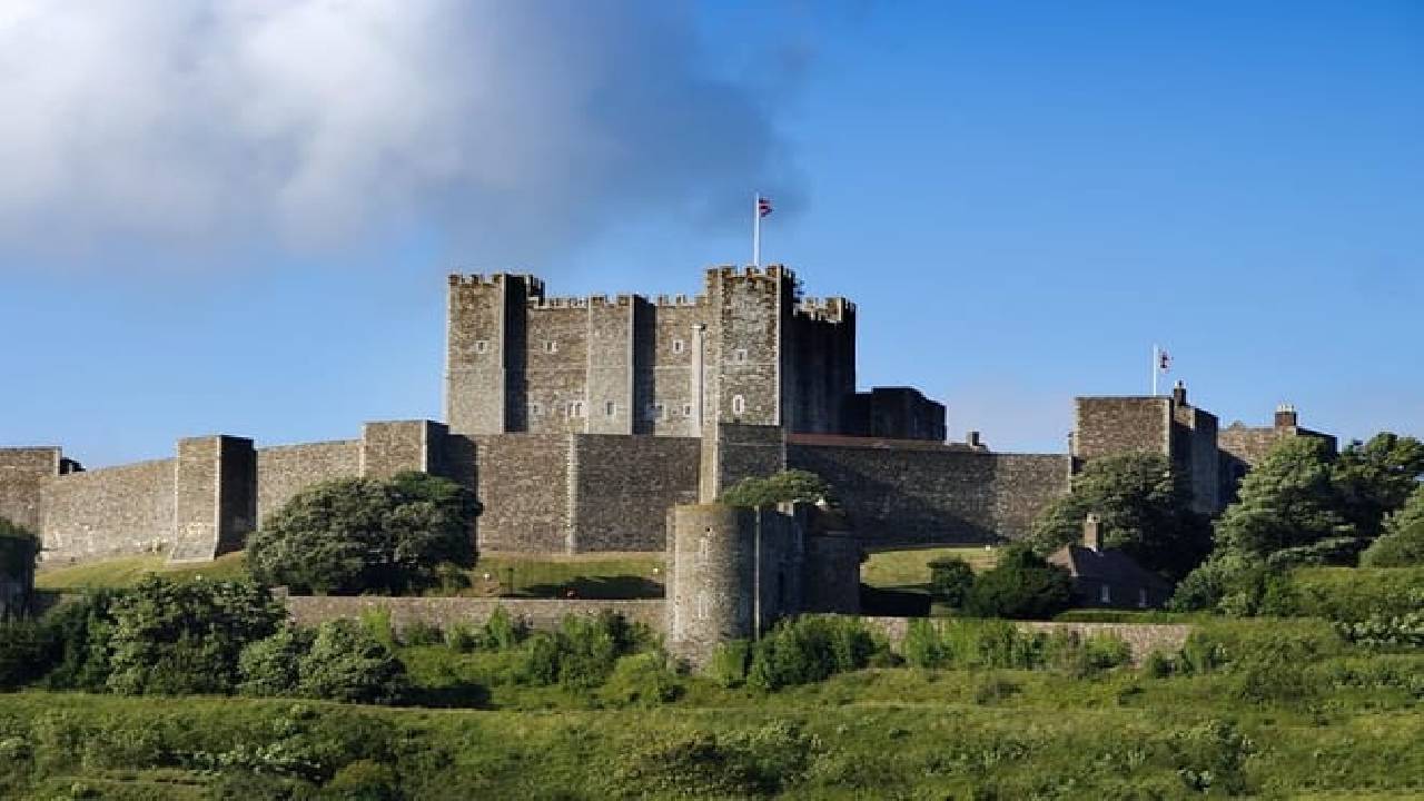 Canterbury and Dover Guided Day Tour from London