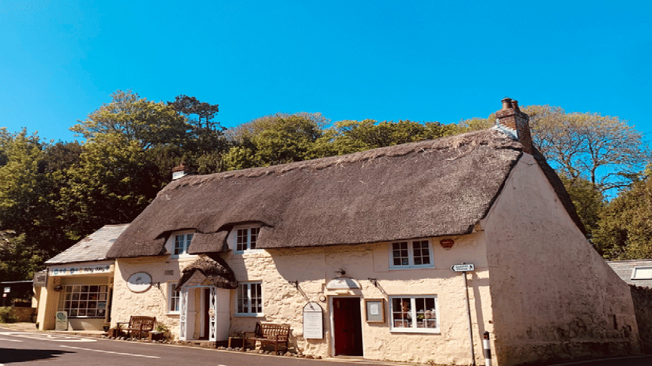 Isle of Wight Day Trip from London Including Osborne House Entry Ticket