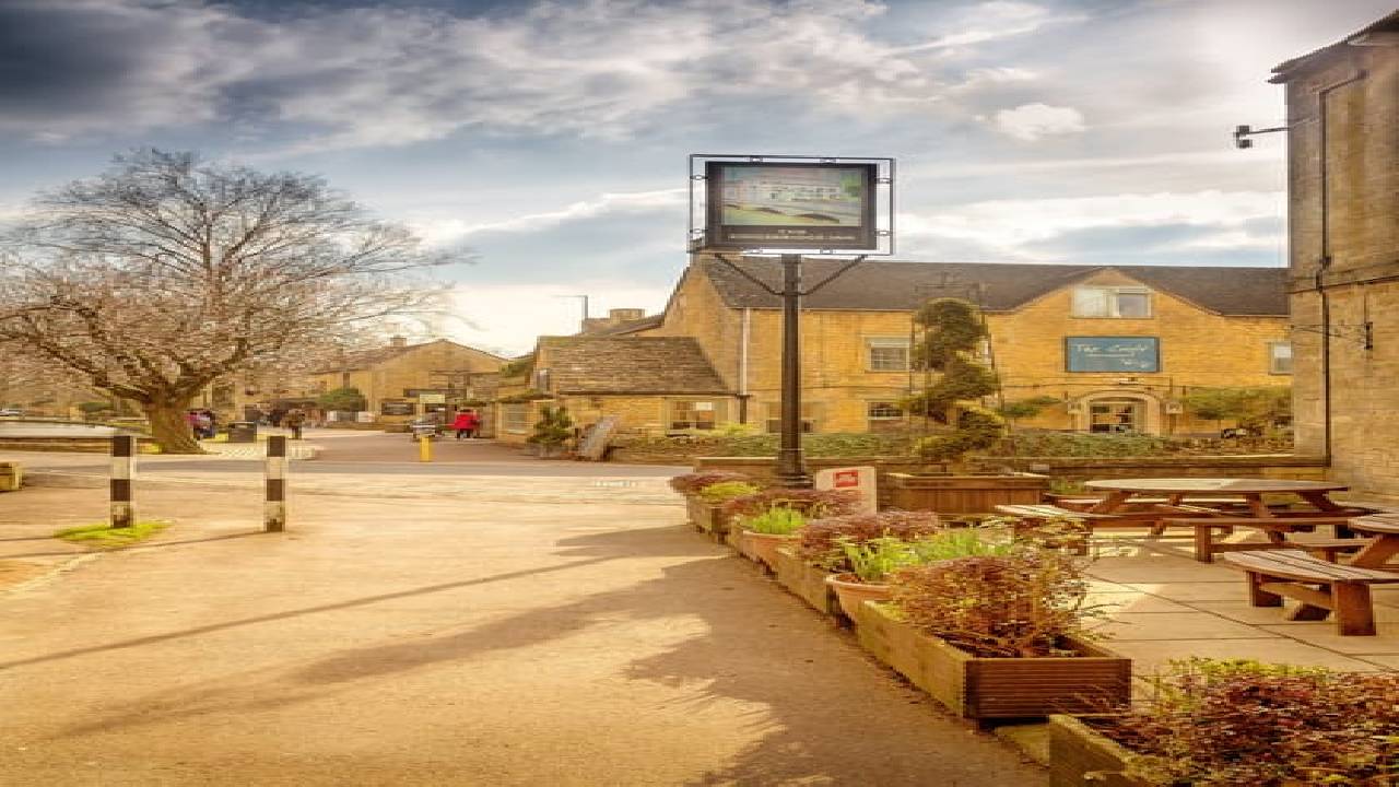 London: Small Group Cotswolds Day Trip Including Bourton-on-the-Water