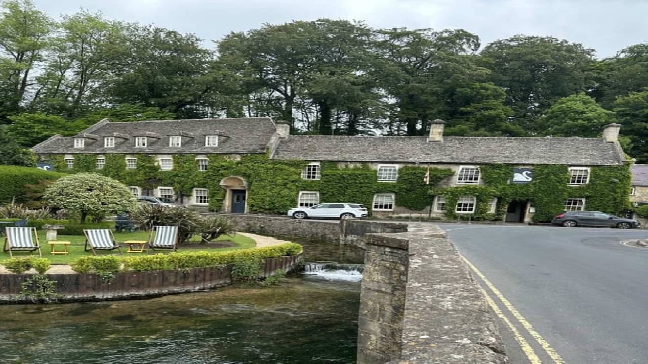 London: Small Group Cotswolds Day Trip Including Bourton-on-the-Water