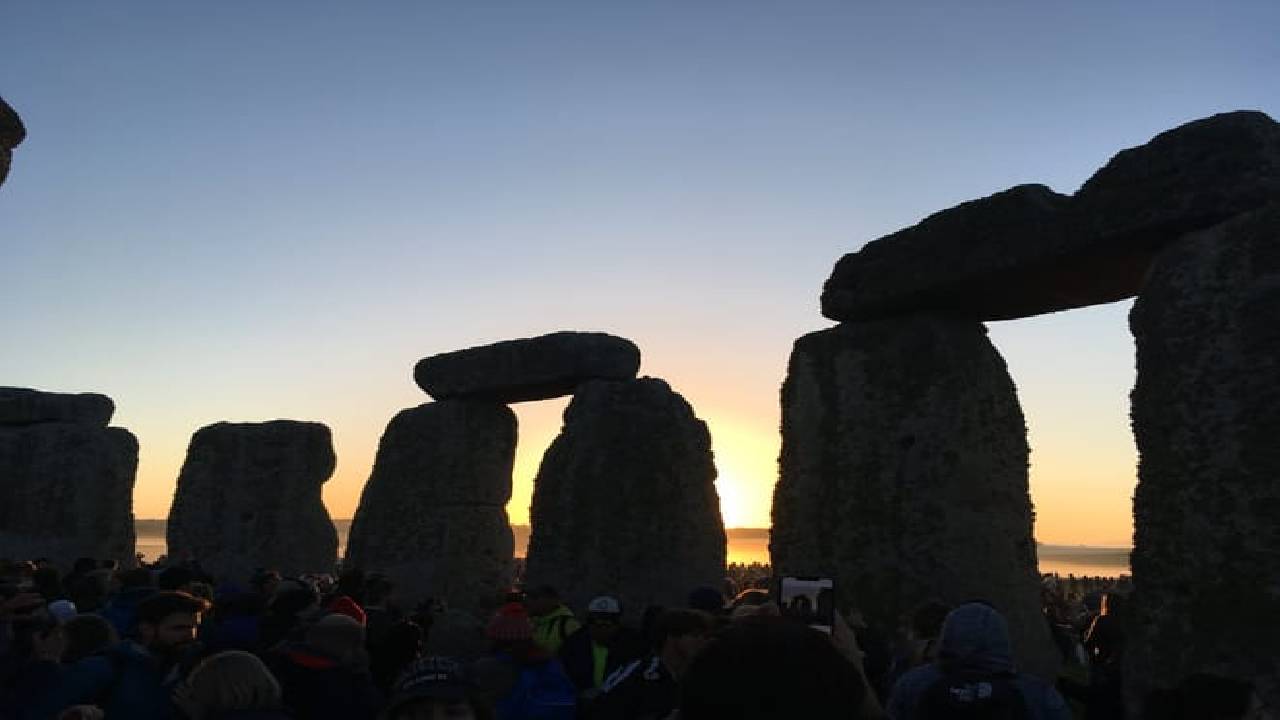 Stonehenge Summer Solstice Sunrise Shuttle by Coach from London