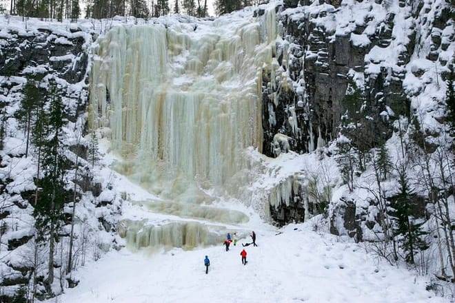 THE FROZEN WATERFALLS of Kourouoma 
