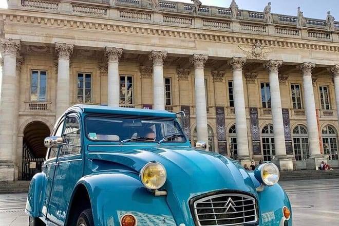 Private visit of Bordeaux's must-sees and hidden treasures in a classic Citroën 2cv
