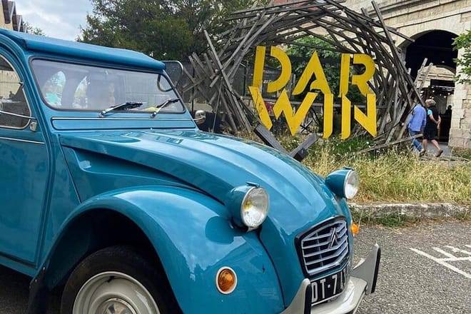 Private visit of Bordeaux's must-sees and hidden treasures in a classic Citroën 2cv