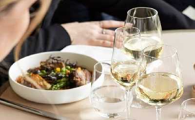 Full Day in Paris: Eiffel Tower Dining, Cruise, Musée d’Orsay