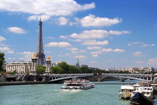 Full Day Paris City Pass: 50 Museums, Unlimited Hop On/Off Cruise