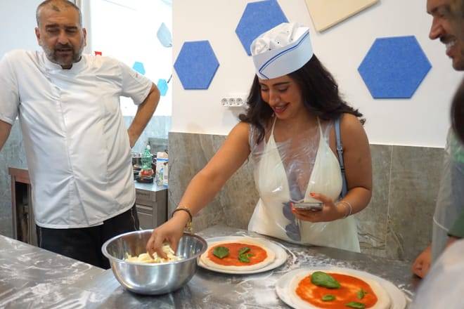 Authentic Pizza Making Class: Learn the Secret Dough Recipe. Appetizers and Drink Included