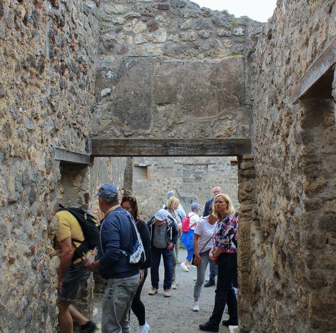 Pompeii Tour: Explore the Ruins from Naples. Driver, Guide and Ticket Included
