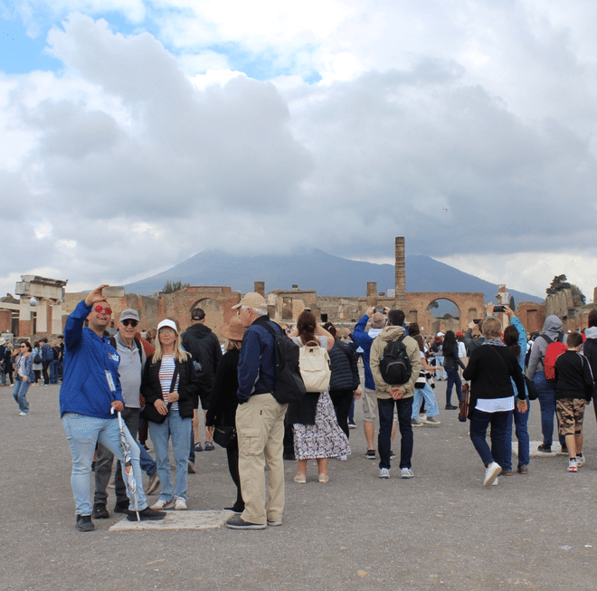 Pompeii Tour: Explore the Ruins from Naples. Driver, Guide and Ticket Included