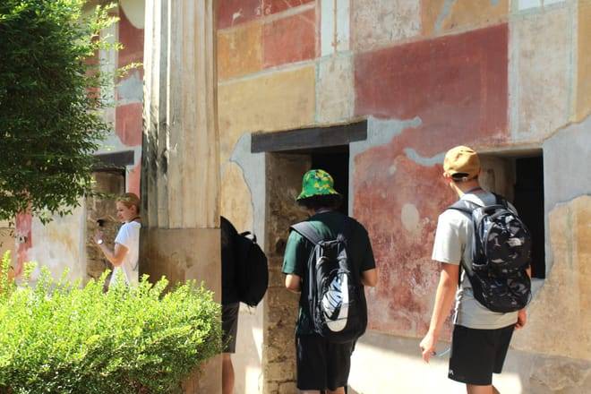 Private Pompeii Tour With Guide and Transfer Included