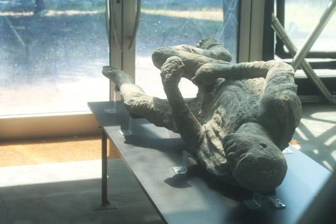 Private Tour of Pompeii and Sorrento from Naples with Driver