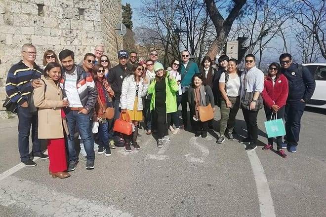 Florence Day Trip: Pisa, San Gimignano, and Siena with Lunch