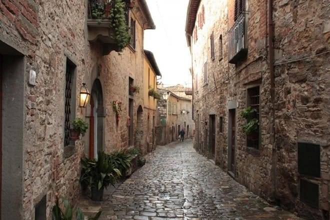 Half-Day Brunello di Montalcino Wine Tour from Siena