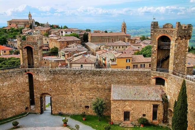 Half-Day Brunello di Montalcino Wine Tour from Siena