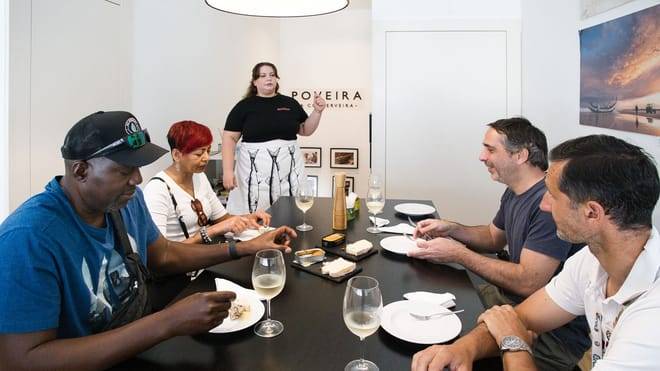 Porto Food Tour with 10 Tastings at 5 Restaurants and Eateries