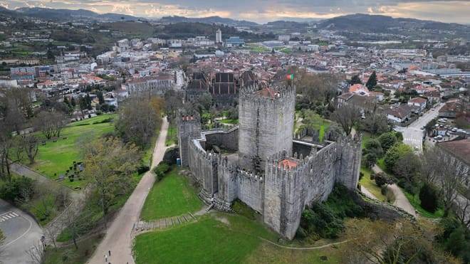 Guimarães & Braga Small Group Tour with Lunch and All Tickets Included