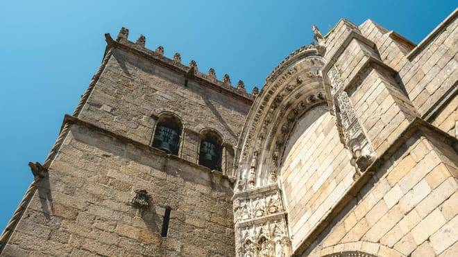 Guimarães & Braga Small Group Tour with Lunch and All Tickets Included