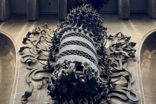 3-Hour Private Gaudi Bike Tour 