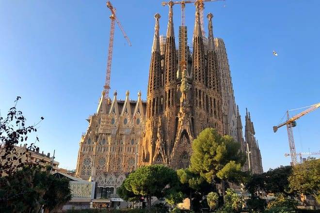 Barcelona City Bike Tour | Highlights and Hidden Gems