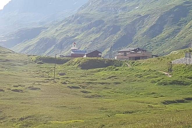 Glacier Express Panoramic Train Round Trip from Zürich With Private Guide 