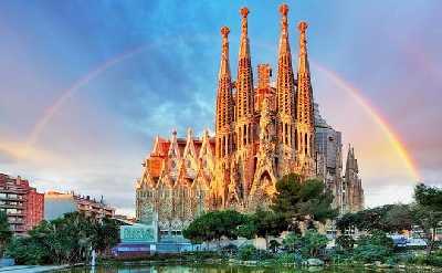 Sagrada Familia: Fast-Track Ticket and Audio Tour on Mobile App (EN)