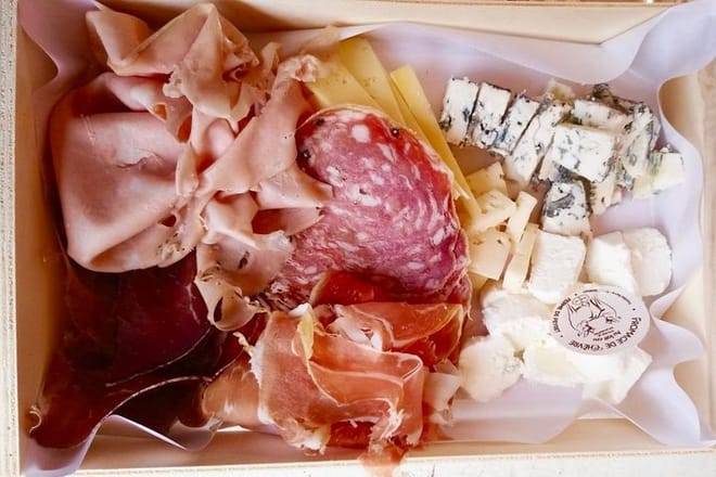 Food & Wine Lovers Tour of Nice Local Markets and Best Shops