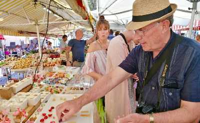 Food & Wine Lovers Tour of Nice Local Markets and Best Shops