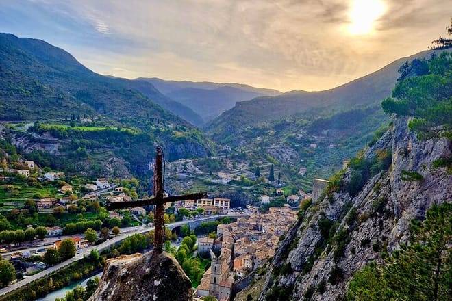 Tour with the Mountain Train, Trek to Mystic Forest and Castle 