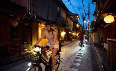 Experience Kyoto Gion at Night E-Bike Tour