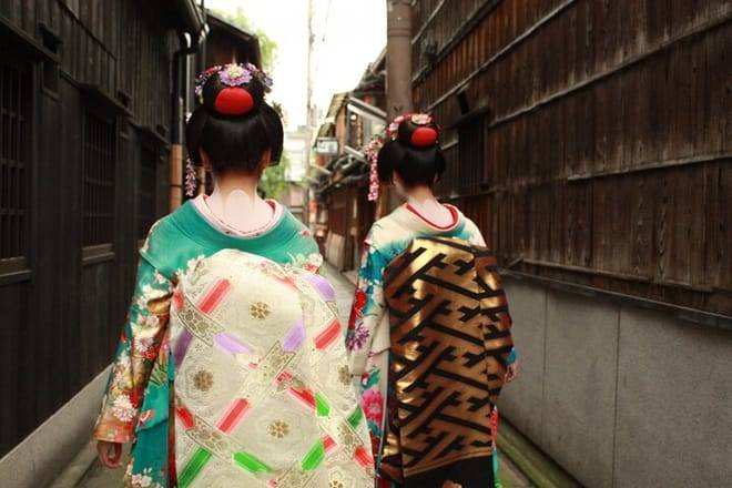 Gion Night Tour Stories of Geisha and Maiko