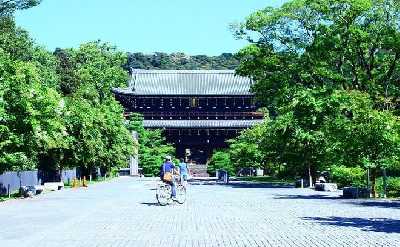 Kyoto E-Bike Tour of Hidden Gems Backstreets and Temples