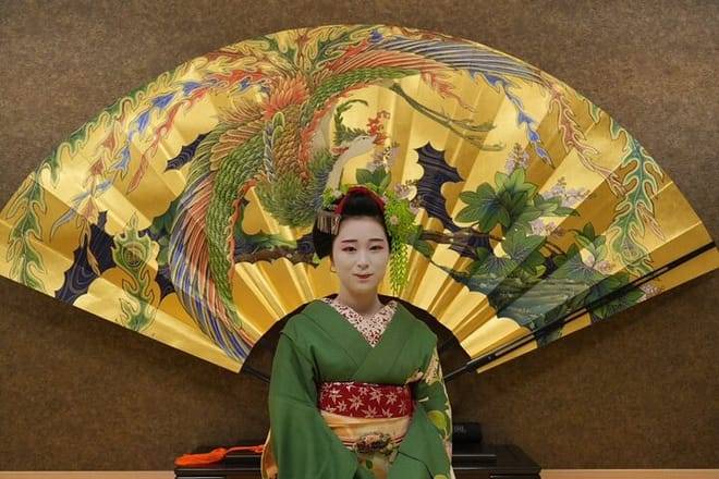 The Art of Geisha: Exclusive Show & Gion Walking Tour