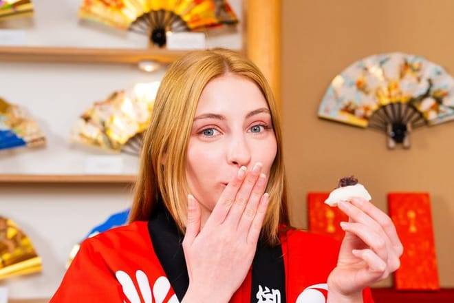 Kyoto Traditional Mochi Pounding Experience with Tasting