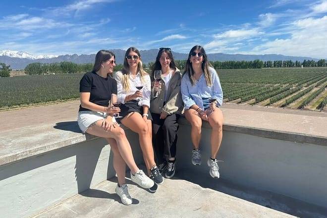 Casa Vigil (the enemy) + 2 wineries + Olivicola