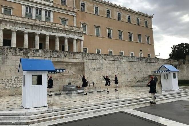 Athens Sightseeing Small Group Tour (Acropolis tickets included) (C)