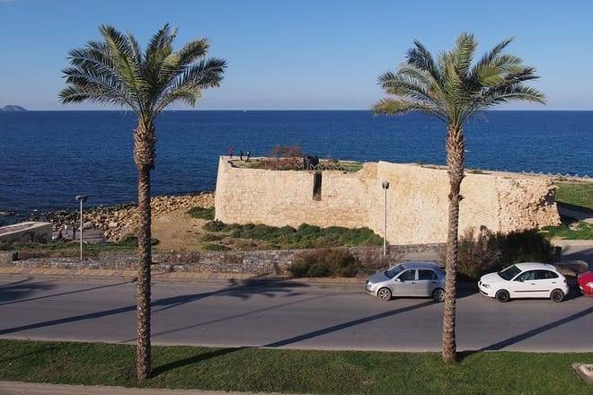 Half Day Private Tour to Knossos Palace (Skip the line) & Panoramic City Tour 