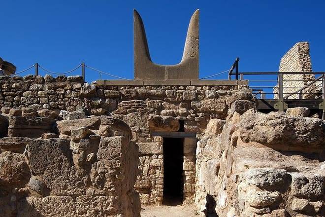 Half Day Private Tour to Knossos Palace (Skip the line) & Panoramic City Tour 