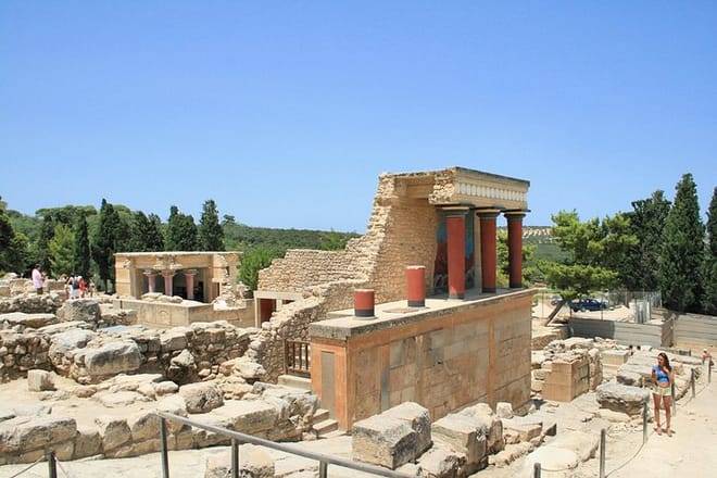 Half Day Private Tour to Knossos Palace (Skip the line) & Panoramic City Tour 